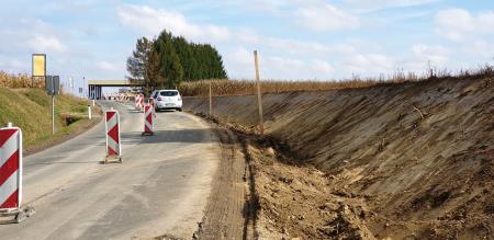 Rekonstrukcija državne ceste Gibina – Mejni prehod Gibina – državna meja, je v teku 4